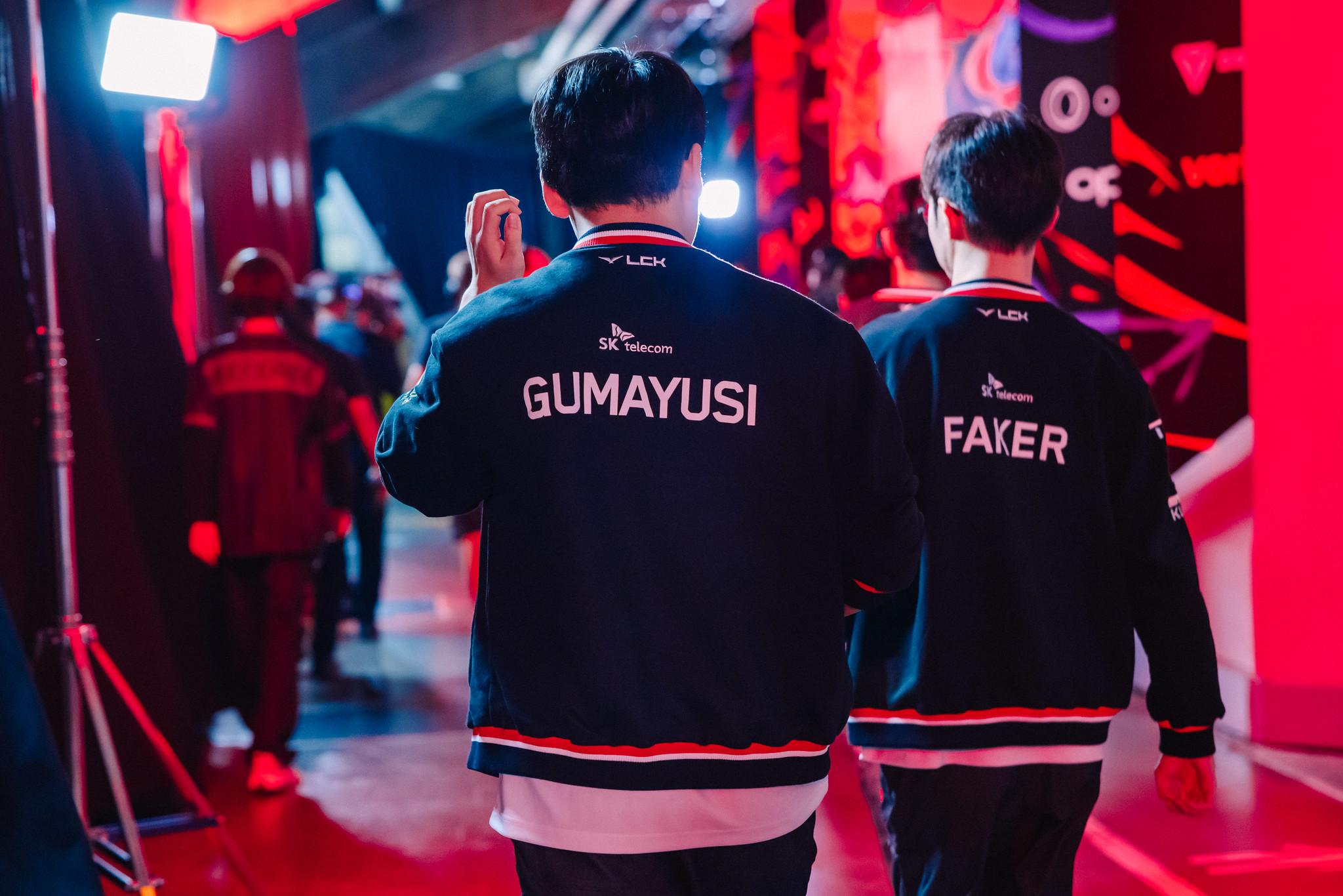 MSI 2025: Em série eletrizante com cinco jogos, T1 supera a CFO
